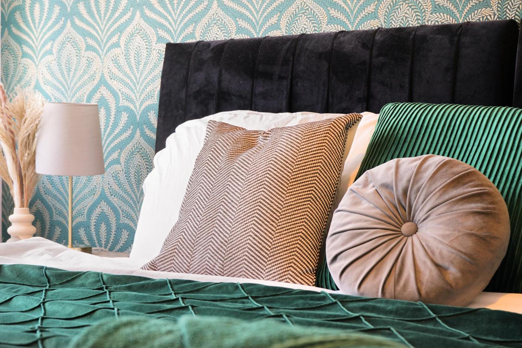 Cosy Corner In Aylesbury Near Stoke Mandeville Hospital & Town Centre With Private Parking 외부 사진