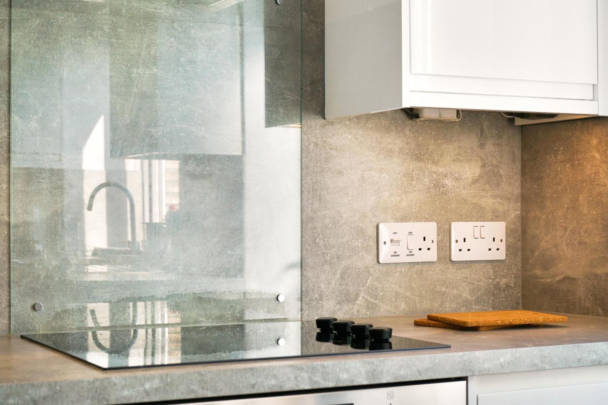 Cosy Corner In Aylesbury Near Stoke Mandeville Hospital & Town Centre With Private Parking 외부 사진