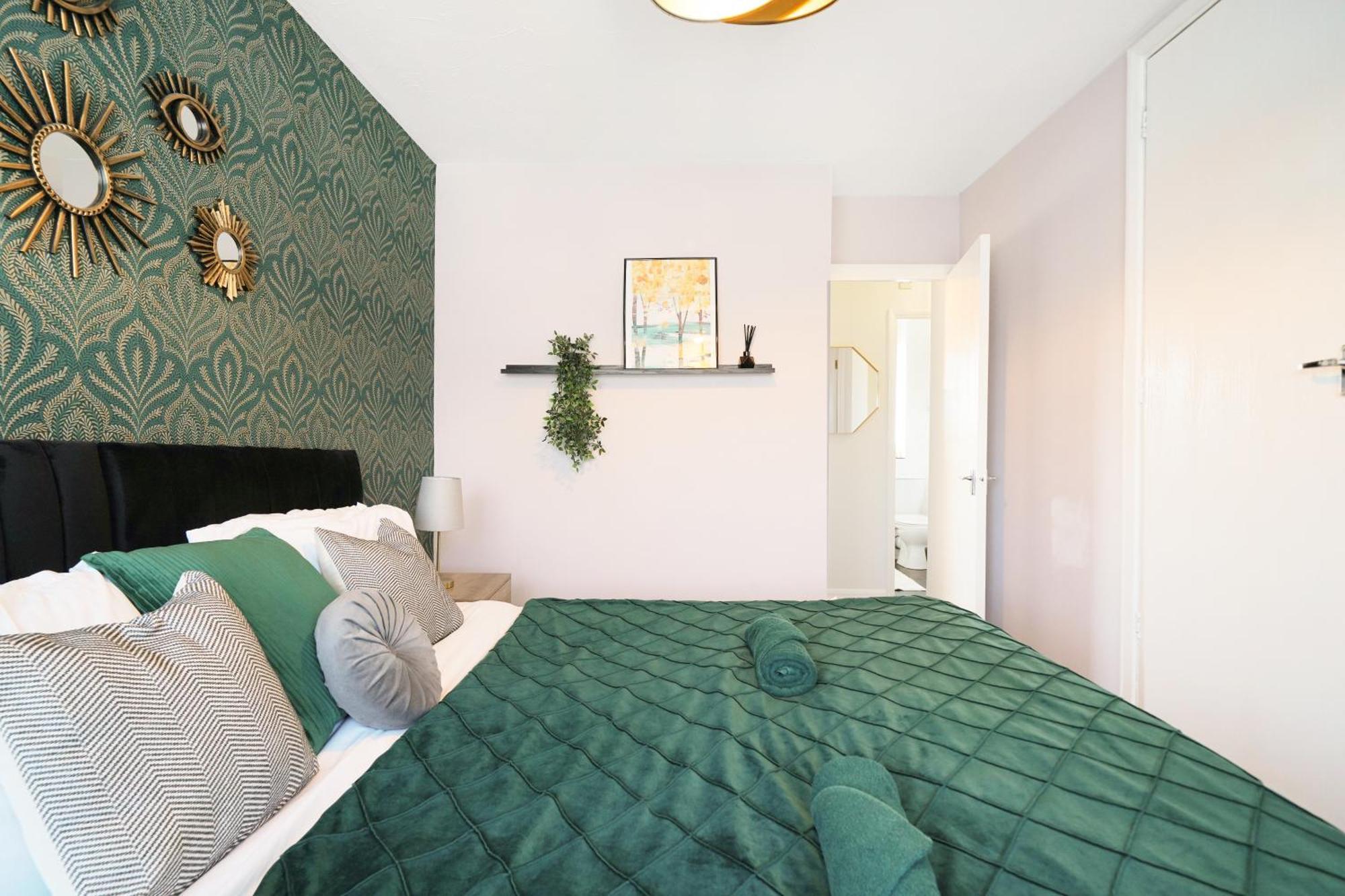 Cosy Corner In Aylesbury Near Stoke Mandeville Hospital & Town Centre With Private Parking 외부 사진