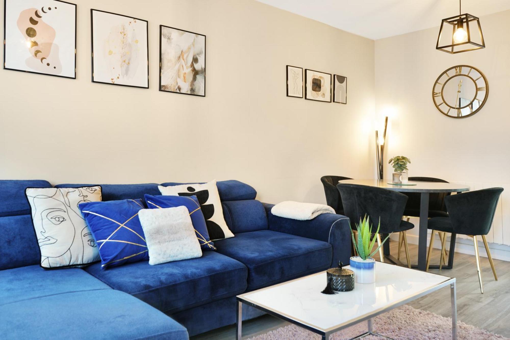 Cosy Corner In Aylesbury Near Stoke Mandeville Hospital & Town Centre With Private Parking 외부 사진